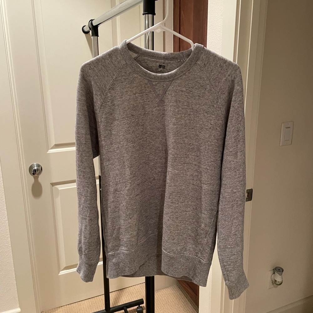 Uniqlo Marled Gray Crewneck Sweatshirt, size M